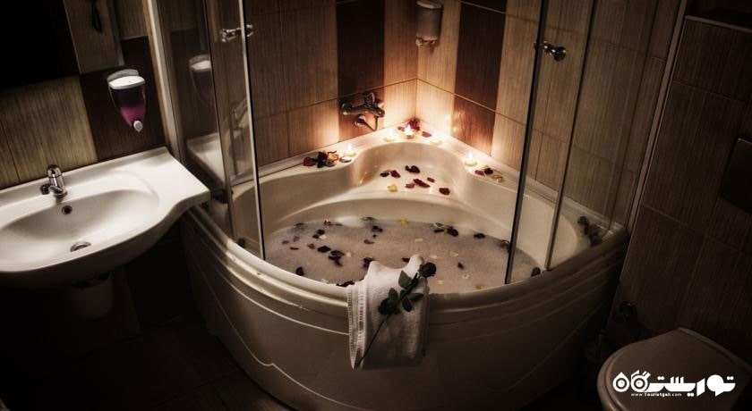 حمام و سرویس بهداشتی اتاق ها	